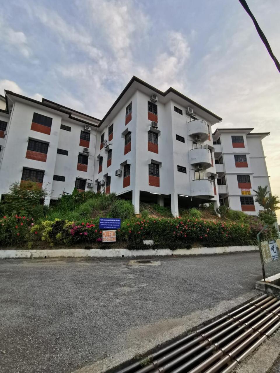 Titi Panjang Apartment Lumut Sitiawan Manjung Ngoại thất bức ảnh